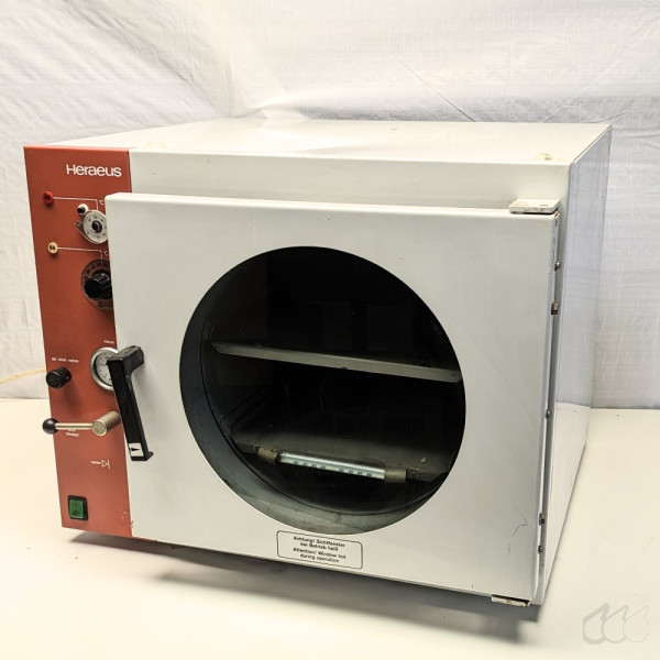 gebrauchter Vakuum-Trockenschrank Heraeus VTR5036, 180°C, 45 Liter