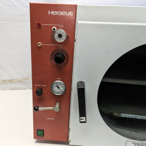 gebrauchter Vakuum-Trockenschrank Heraeus VTR5036, 180°C, 45 Liter