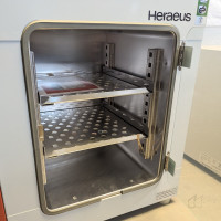 neuwertiger Brutschrank, 70°C, Heraeus B 5028 28 Liter, Sichtscheibe