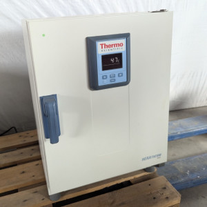 gebrauchter Umluft-Trockenschrank bis 250°C, Thermo Herathem OMS60