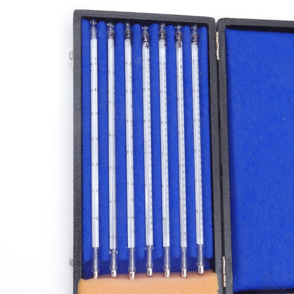 gebrauchter Thermometersatz aus Apotheke,...
