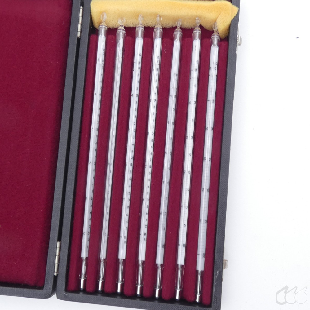 gebrauchter Thermometersatz aus Apotheke,...