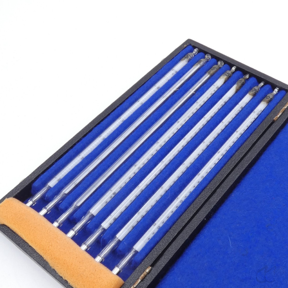 gebrauchter Thermometersatz aus Apotheke,...