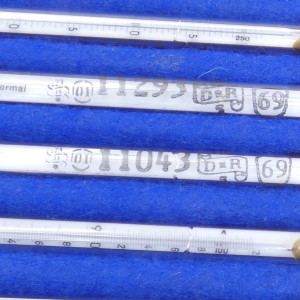 gebrauchter Thermometersatz aus Apotheke, eichfähig, Anschützthermometer 0...360°C (30)