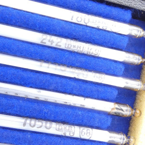 gebrauchter Thermometersatz aus Apotheke, eichfähig, Anschützthermometer 0...360°C (43)