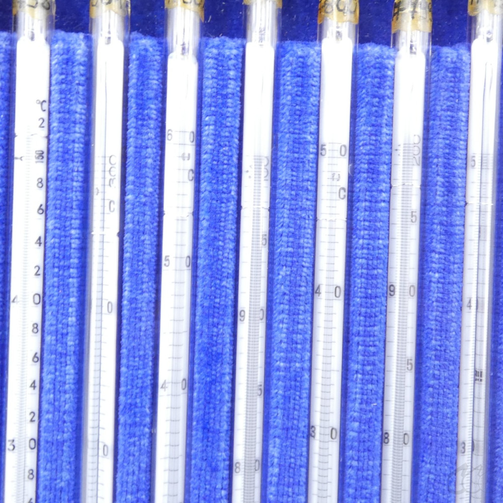 gebrauchter Thermometersatz aus Apotheke,...