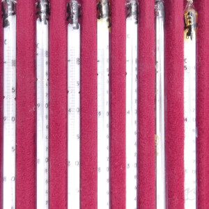 gebrauchter Thermometersatz aus Apotheke, eichfähig, Anschützthermometer 0...360°C (101)