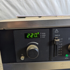 gebrauchter Wärmeschrank, 220°C, Memmert UE 200, 32 Liter