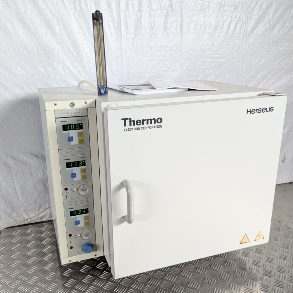 gebrauchter Trockenschrank, 57L, 300&deg;C, Heraeus...