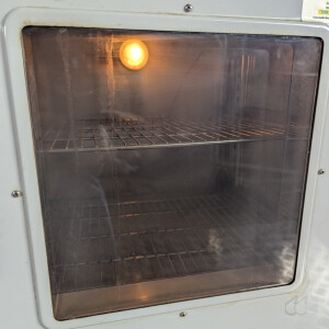 gebrauchter Wärmeschrank 300°C, Heraeus T5042 EK 40 Liter