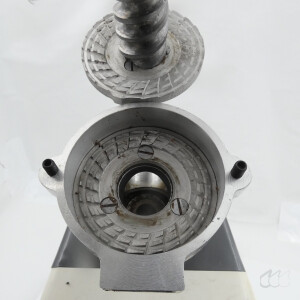 gebrauchte Leinsamenmühle EXAKT, Schrotmühle, Apothekermühle