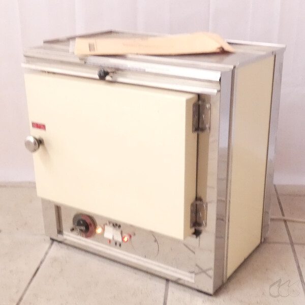 gebrauchter Wärmeschrank, 300°C,  Memmert TV 10 u (Sterilisator)