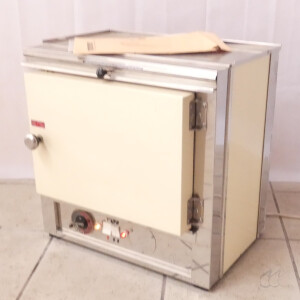 gebrauchter Wärmeschrank, 300°C,  Memmert TV 10 u (Sterilisator)