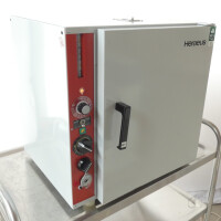 gebrauchter Wärmeschrank bis 250°C Heraeus ST5028 Heißluft-Sterilisator