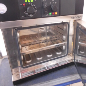 gebrauchter Wärmeschrank bis 220°C, Memmert UM 100, 14 Liter