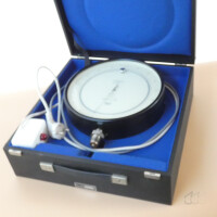 gebrauchtes Feinmess-Manometer 0...160 bar mit Schalteinrichtung OTA VDO