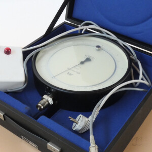 gebrauchtes Feinmess-Manometer 0...10 bar mit Schalteinrichtung OTA VDO