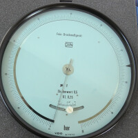gebrauchtes Feinmess-Manometer 0...100 bar VDO