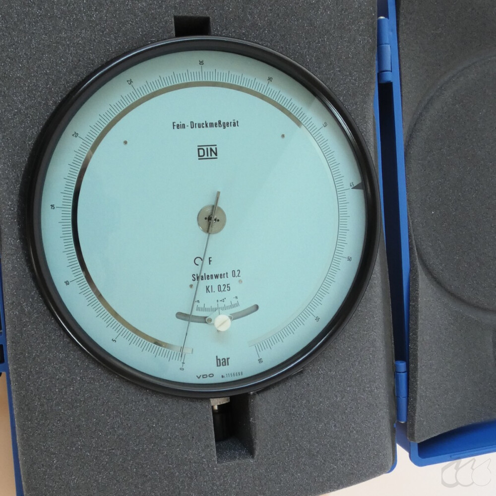 gebrauchtes Feinmess-Manometer 0...60 bar VDO