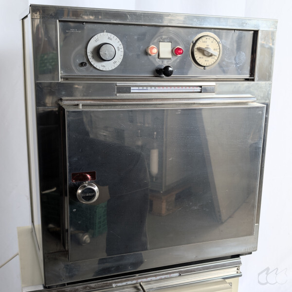 gebrauchter Wärmeschrank, 300°C,  Memmert Tv10u (Sterilisator)