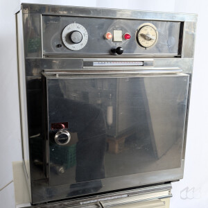 gebrauchter Wärmeschrank, 300°C,  Memmert Tv10u (Sterilisator)