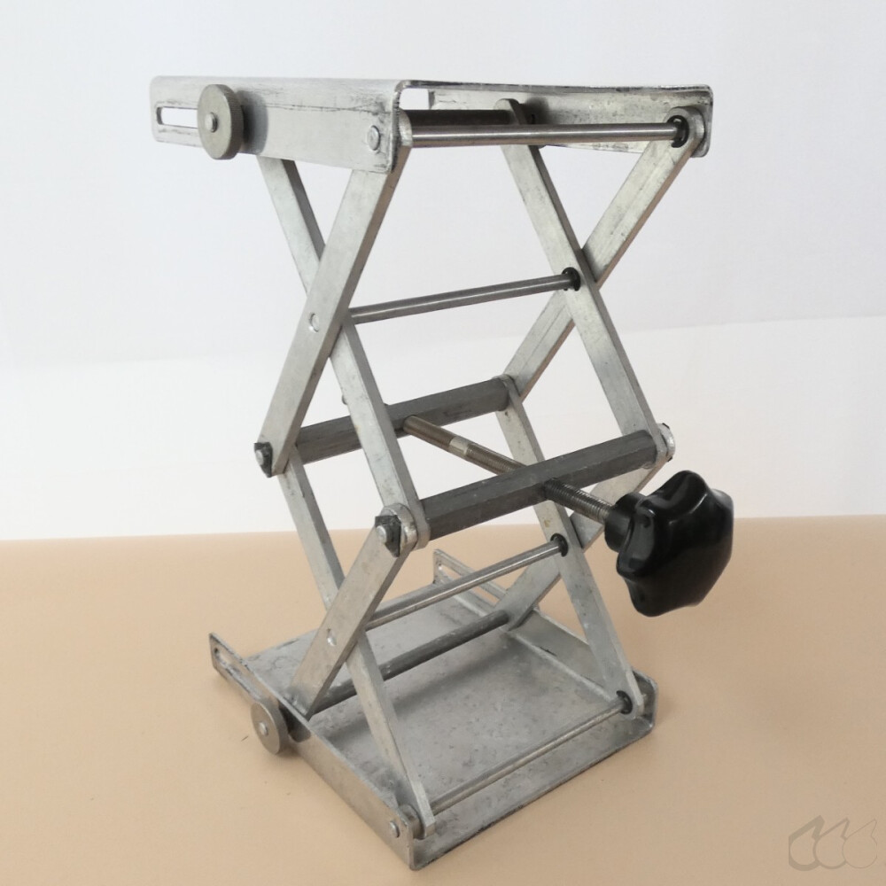 gebrauchte Labor-Hebeb&uuml;hne H&ouml;he bis 27 cm