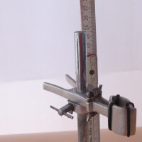 gebrauchtes Labor-Stativ klein 25 cm - mit Reagenzglas-Klemme
