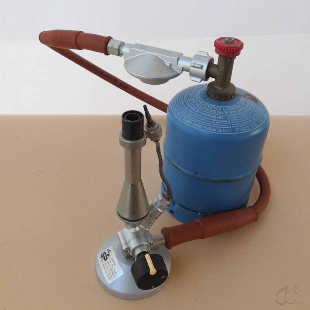gebrauchter Bunsenbrenner mit Gasflasche, Schlauch und...