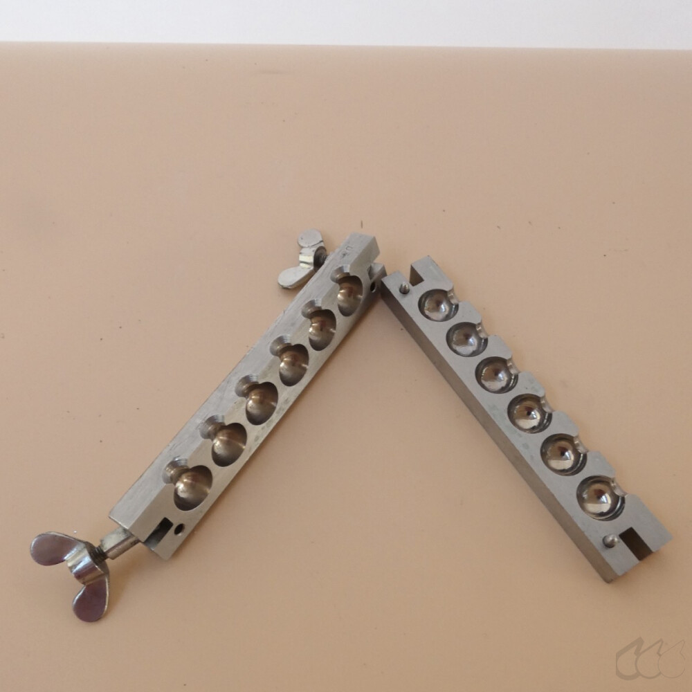 gebrauchte Suppositorien-Giessform 6x 2g...