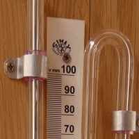 gebrauchtes Bennert Spiegelglasmanometer Vakuumanzeige verschiebbare Skala