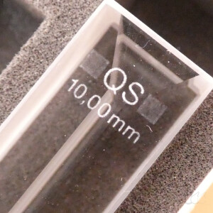 gebrauchte Quarzglas-Küvette 10 mm Hellma 104-002-10-40