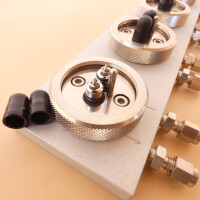neuwertiges CHROMPACK Gas-Clean Filter Anschlusseinheit 4-fach 1/8"