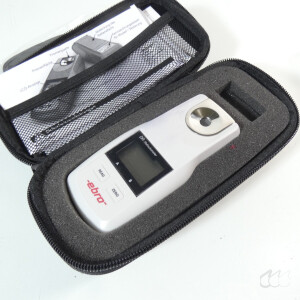 gebrauchtes Digital-Handrefraktometer Ebro DR-700
