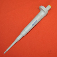 gebrauchte Kolbenhubpipette Eppendorf Reference 100 µL