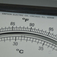 gebrauchtes elektronisches 6-Kanal-Thermometer mit Fühlern Simpson YSI Tele-Thermometer 20...42°C